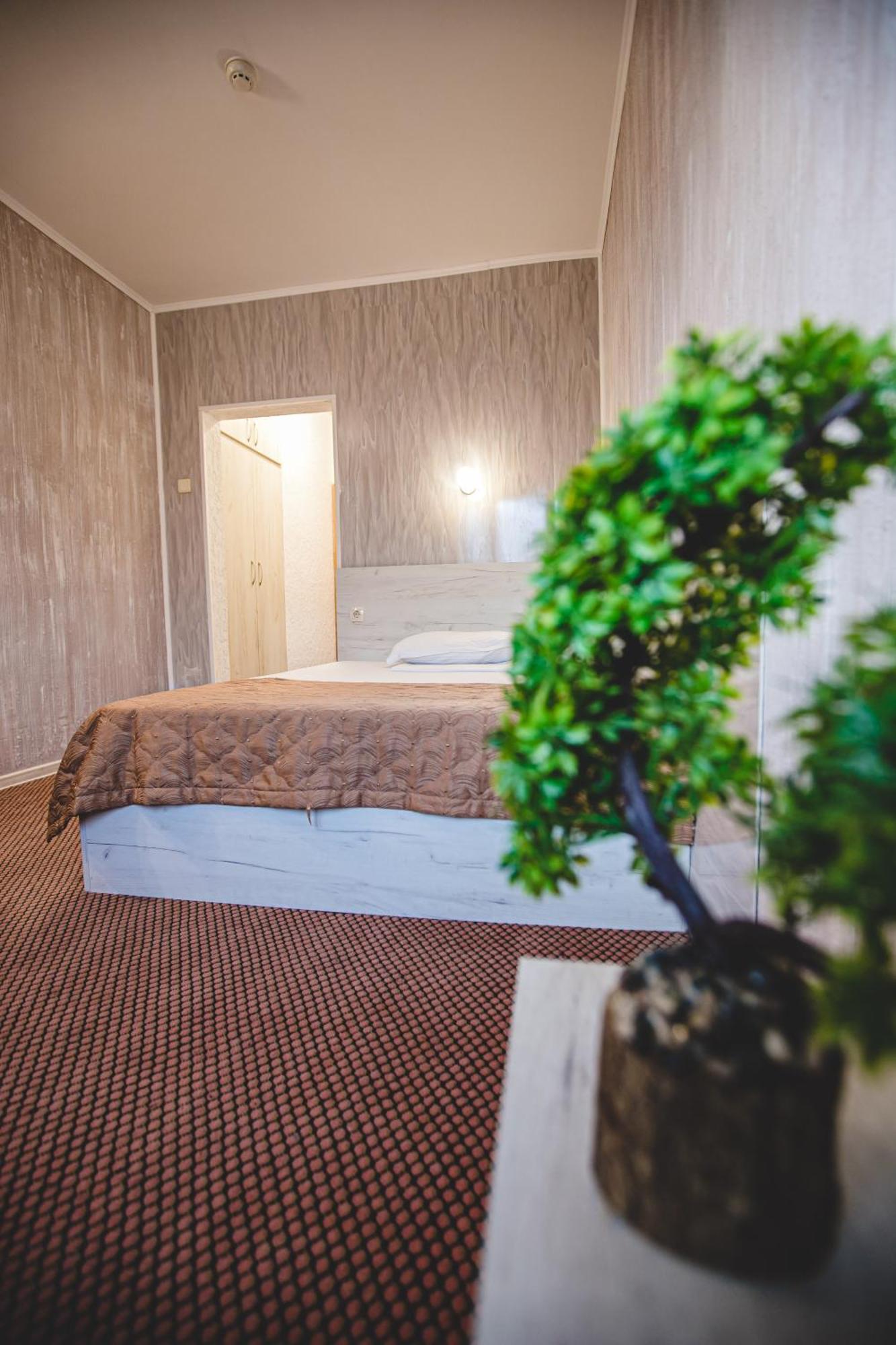 Rodopi Hotel Haskovo Exterior foto